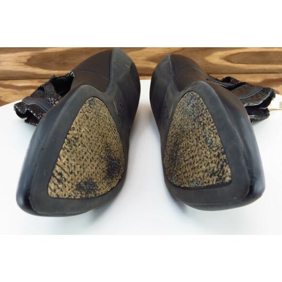 BCBGeneration Size 7 M‎ Pointed Toe Black flats Leather Women Zarla - Picture 7 of 7